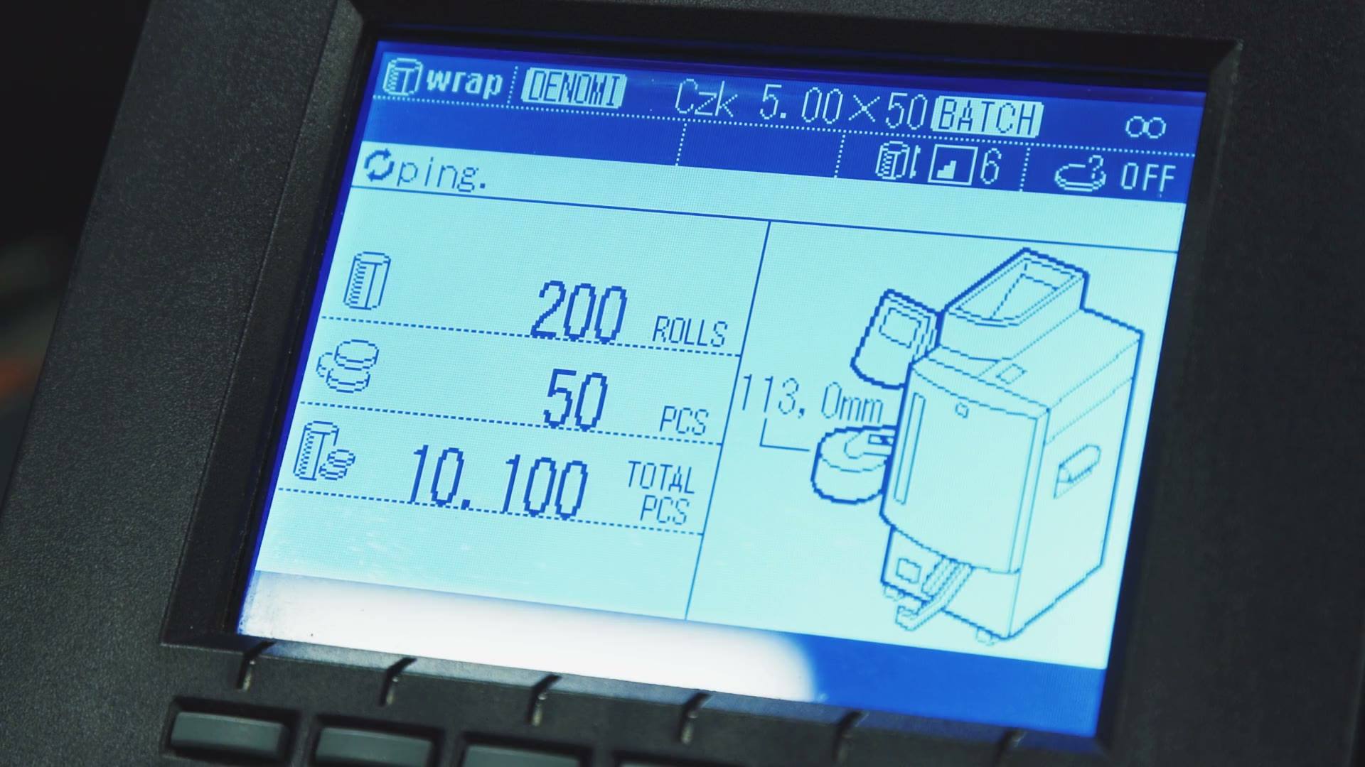 A machine control screen counting rolls and pieces as they are wrapped